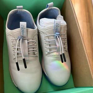 Cloves size 7.5 only worn once too small